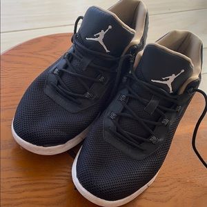Black air Jordans kids size 7y